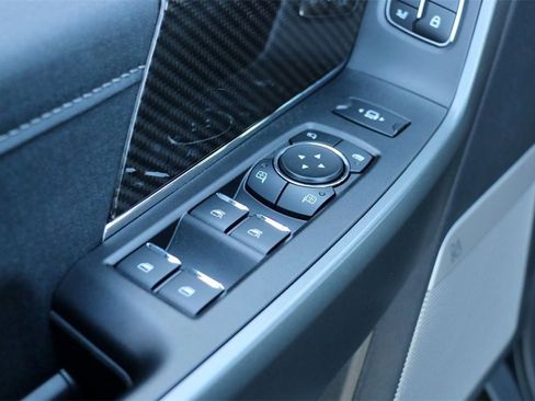 New 2026 Ford F250 Lariat w/ Black Appearance Package image 17