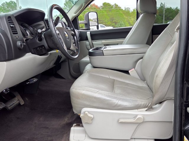 Used 2011 Chevrolet Silverado 2500 LT AWD/4WD image 6