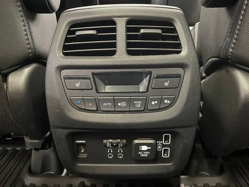 Used 2022 Honda Pilot Elite image 16