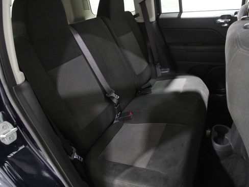 Used 2016 Jeep Patriot Sport w/ Power Value Group image 14