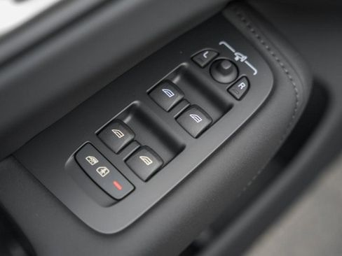 New 2026 Volvo XC60 B5 Plus w/ Protection Package Premier image 36