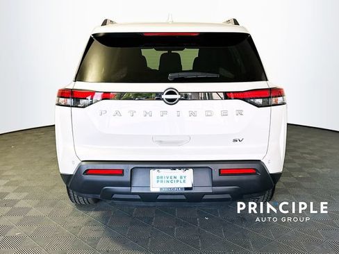 Used 2024 Nissan Pathfinder SV FWD image 9