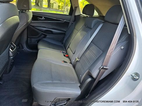 Used 2017 Kia Sorento FWD image 25