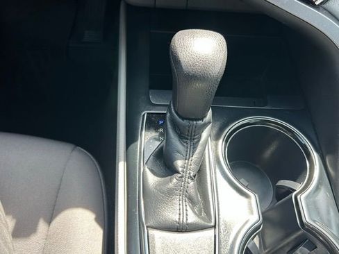 Used 2018 Toyota Camry LE w/ Convenience Package image 25