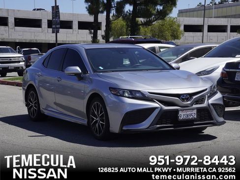 Used 2024 Toyota Camry SE FWD image 1