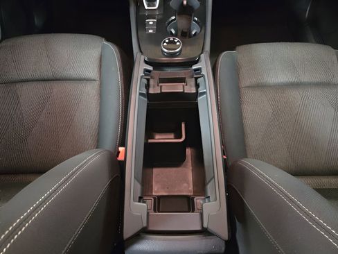 Used 2025 Nissan Rogue SV image 22