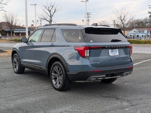 New 2026 Ford Explorer Active w/ Active Comfort Package image 3