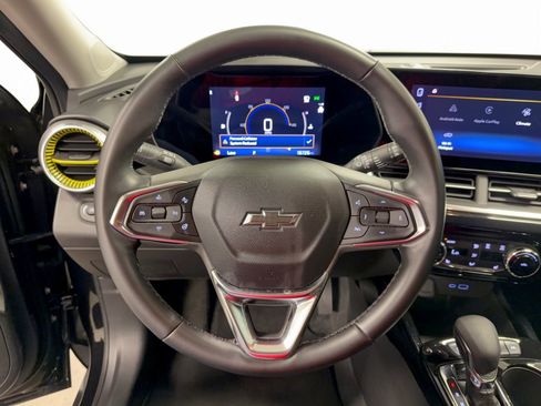 Used 2025 Chevrolet Trax ACTIV w/ Driver Confidence Package FWD image 10