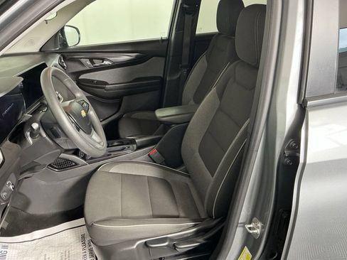 Used 2024 Chevrolet TrailBlazer LS w/ LS Convenience Package AWD/4WD image 8