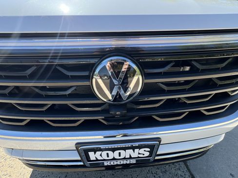 Used 2025 Volkswagen Atlas SEL Premium R-Line image 13