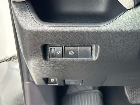 Used 2023 Toyota RAV4 XLE AWD/4WD image 31