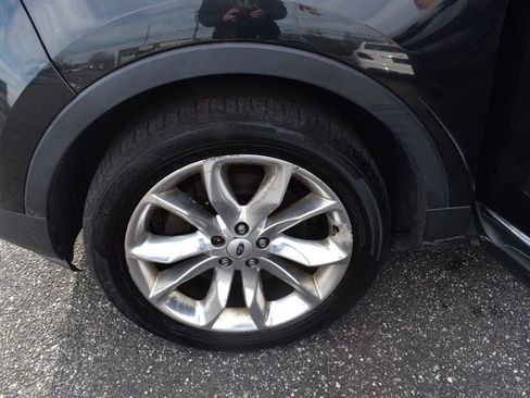 Used 2014 Ford Explorer XLT w/ Equipment Group 202A image 27