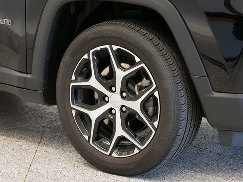 Certified 2024 Jeep Compass Limited image 17