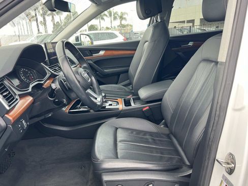 Used 2021 Audi Q5 Premium w/ Convenience Package image 18