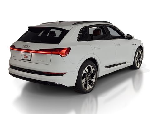 Used 2023 Audi e-tron Premium w/ Convenience Plus Package image 9