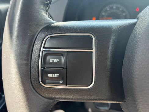 Used 2016 Jeep Patriot High Altitude FWD image 23