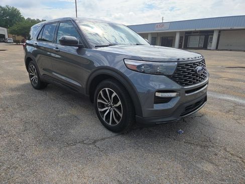 Used 2022 Ford Explorer ST-Line RWD image 14