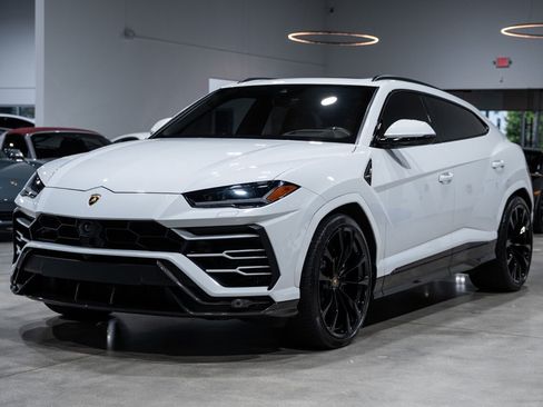 Used 2022 Lamborghini Urus AWD/4WD image 10