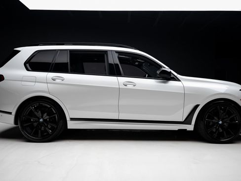Used 2024 BMW X7 M60i AWD/4WD image 37