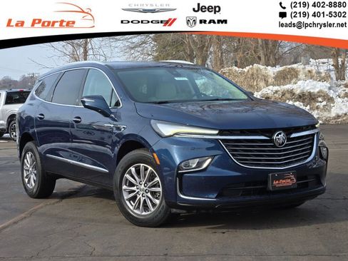 Used 2023 Buick Enclave Essence image 1