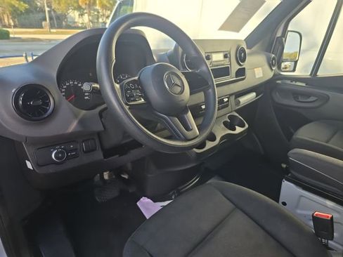 Used 2023 Mercedes-Benz Sprinter 2500 image 15