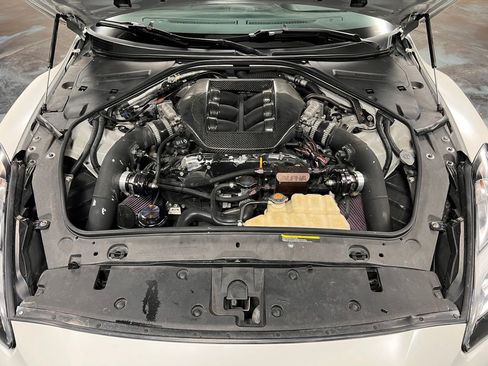 Used 2020 Nissan GT-R Premium w/ Premium Interior Package image 19