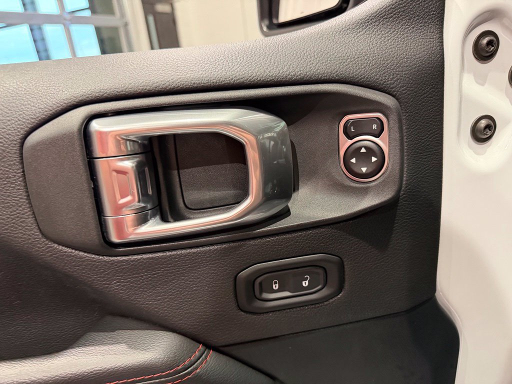 Used 2021 Jeep Wrangler Unlimited Rubicon AWD/4WD image 29
