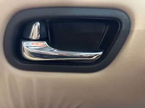 Used 2024 Nissan Armada Platinum w/ Captain's Chairs Package image 32