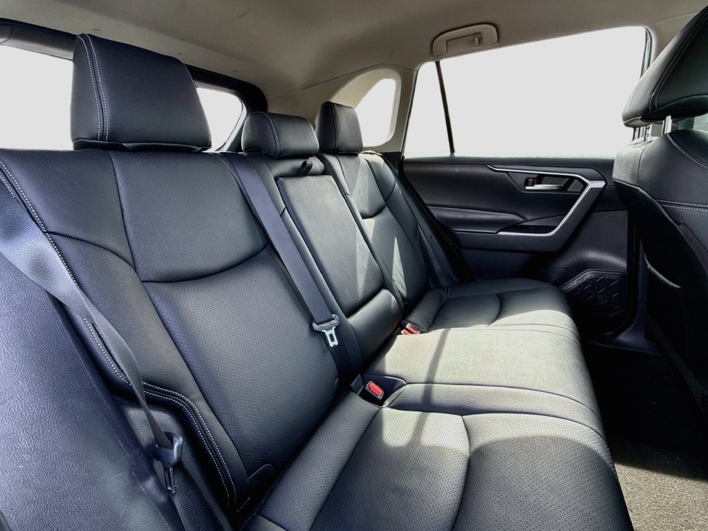 Used 2021 Toyota RAV4 XLE FWD image 30