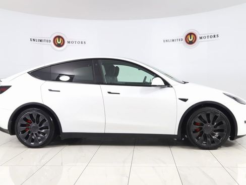 Used 2022 Tesla Model Y Performance image 2