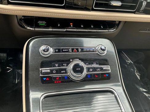 Used 2022 Lincoln Nautilus Reserve image 17