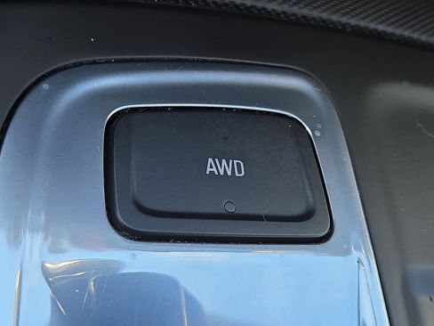 Used 2024 Chevrolet Equinox LT image 27