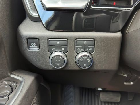 Used 2025 GMC Sierra 2500 SLE AWD/4WD image 8