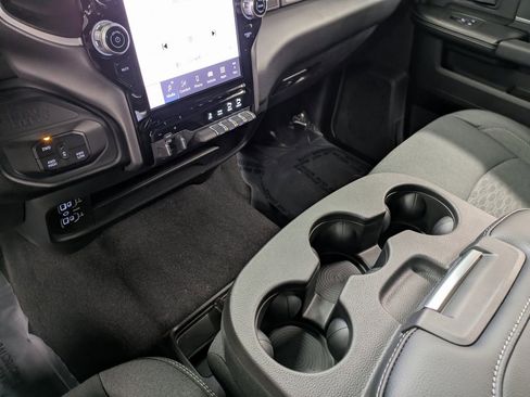 Used 2025 RAM 2500 Big Horn image 13