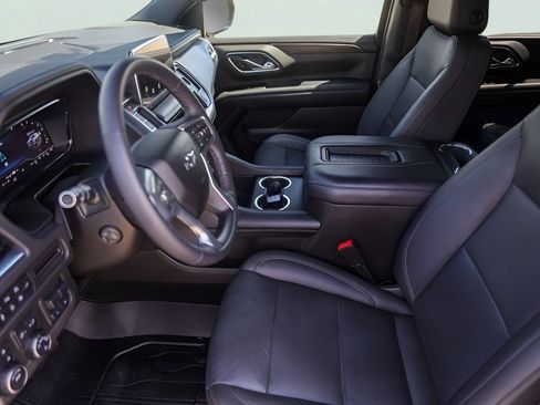 Used 2022 Chevrolet Tahoe Z71 w/ Luxury Package AWD/4WD image 12