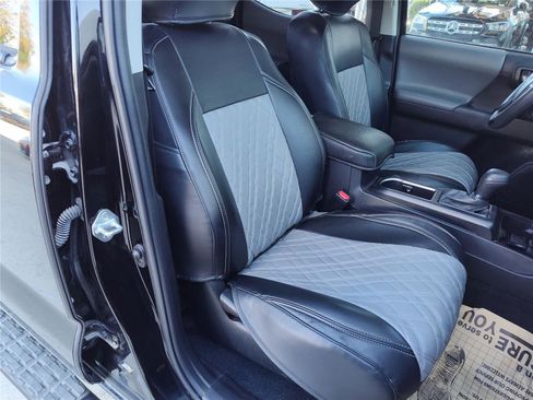 Used 2023 Toyota Tacoma SR image 22