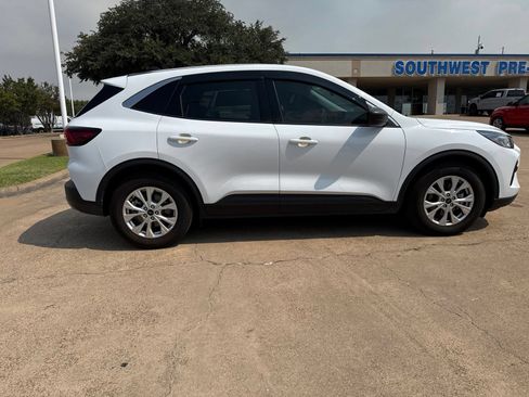 Used 2023 Ford Escape Active w/ Tech Pack #1 FWD image 8