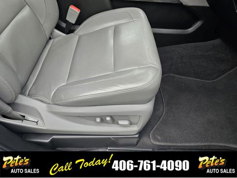 Used 2020 Chevrolet Suburban LT image 17