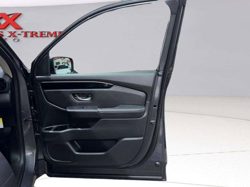 Used 2025 Honda Pilot EX-L image 54