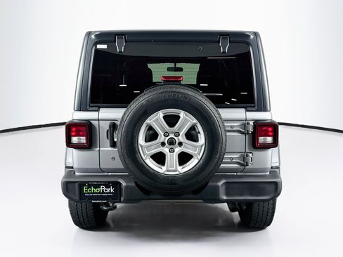 Used 2019 Jeep Wrangler Unlimited Sport S AWD/4WD image 7