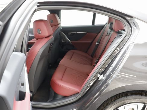 New 2025 BMW i5 xDrive40 w/ Premium Package image 15