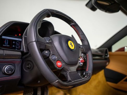 Used 2010 Ferrari 458 Italia Coupe image 31