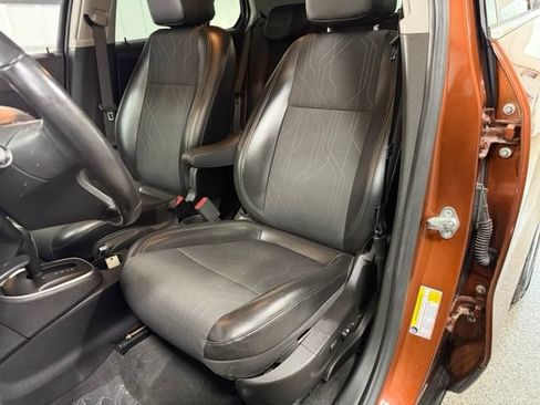 Used 2019 Chevrolet Trax LT w/ LT Convenience Package AWD/4WD image 18