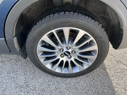 Used 2017 Lincoln MKC Reserve image 9