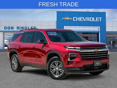 Used 2024 Chevrolet Traverse LT