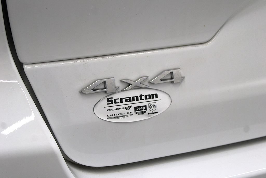 Certified 2023 Jeep Grand Cherokee Laredo X AWD/4WD image 40