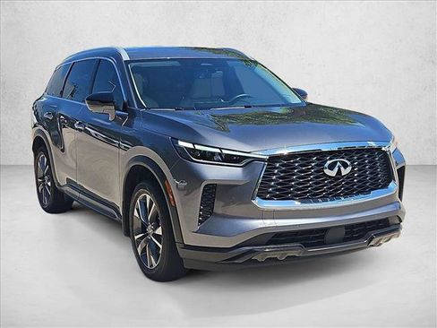 Used 2025 INFINITI QX60 Luxe FWD image 3