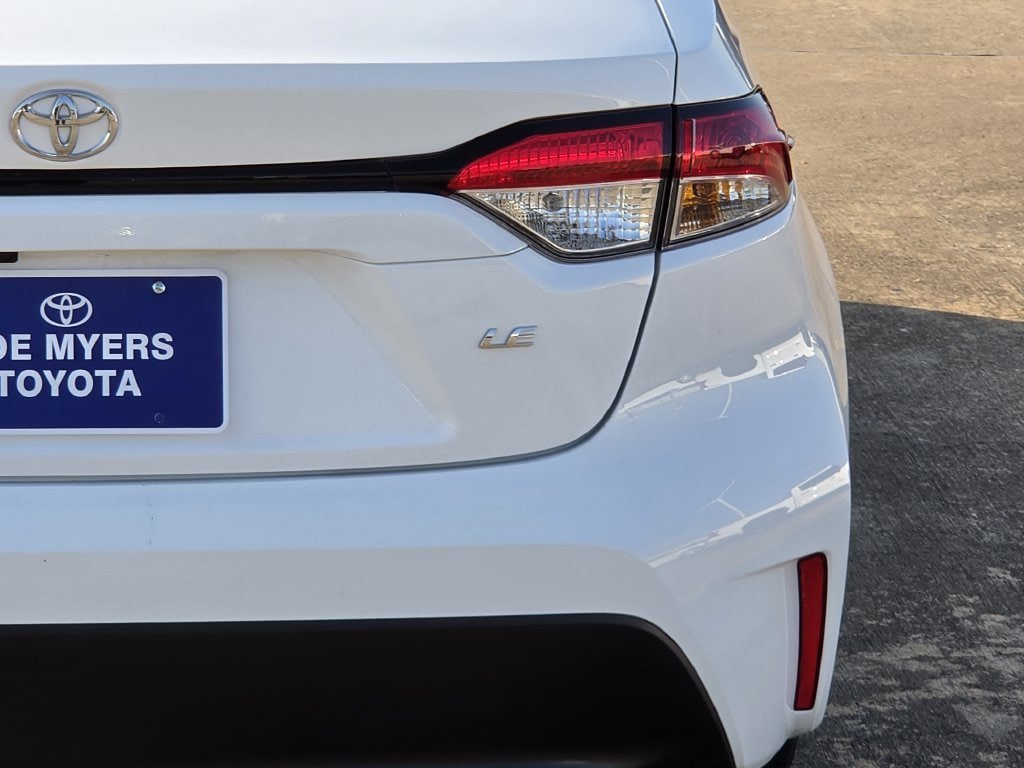 Used 2026 Toyota Corolla LE FWD image 9