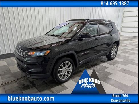 Used 2022 Jeep Compass Latitude w/ Sun and Sound Group AWD/4WD image 1