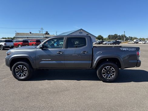 Used 2021 Toyota Tacoma TRD Sport image 8